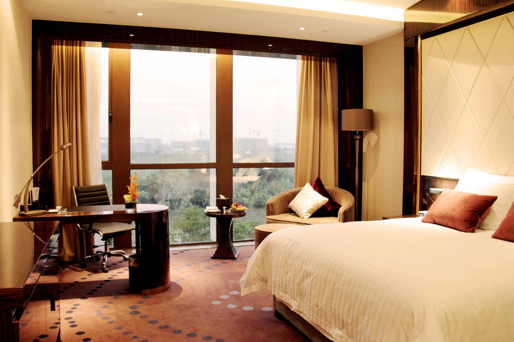 New Century Grand Hotel Nanxun Huzhou Room photo